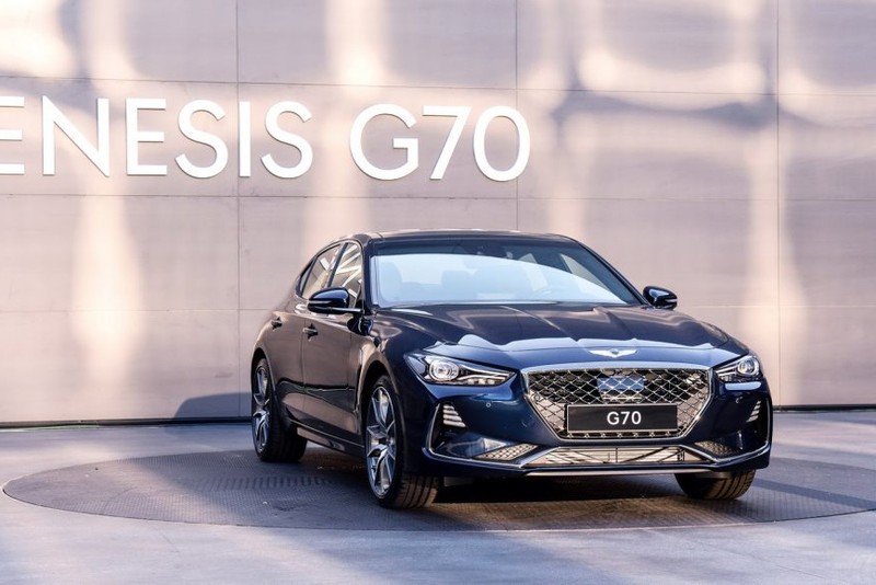 Xe sang Genesis G70 2018 gia chi 750 trieu dong-Hinh-2